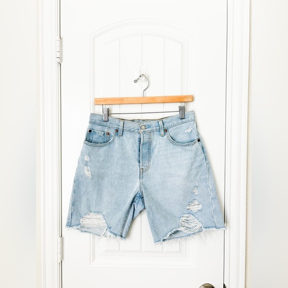 Levi's Pants - Levi’s Women’s 501 90s Distressed Light Wash Denim Button Front Shorts Size 28